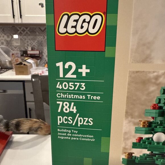 LEGO Seasonal Christmas Tree 2 In 1 Set 40573 BRAND NEW SEALED 784pcs - Picture 2 of 5